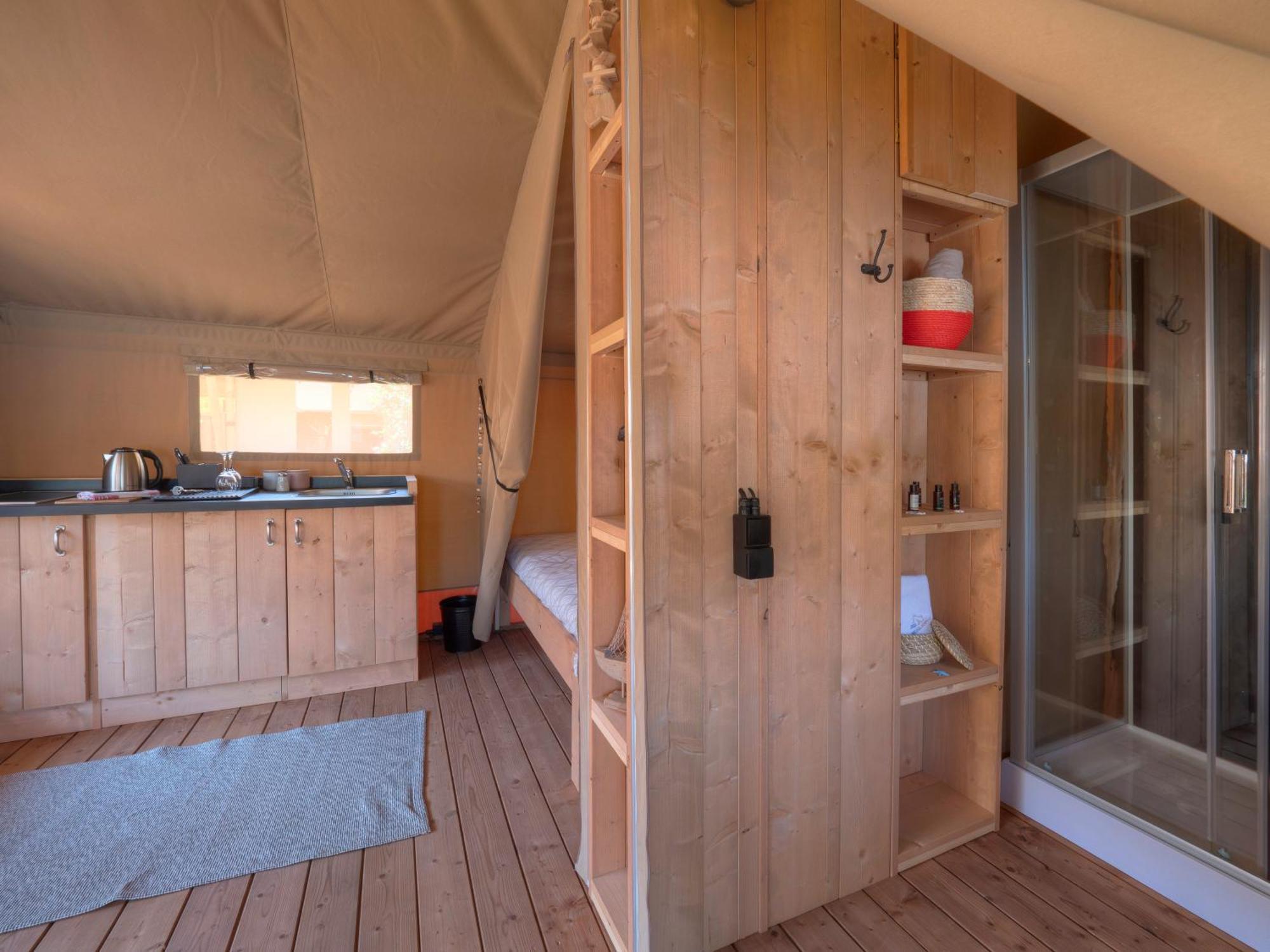 ホテル Sea Glamping コトル エクステリア 写真