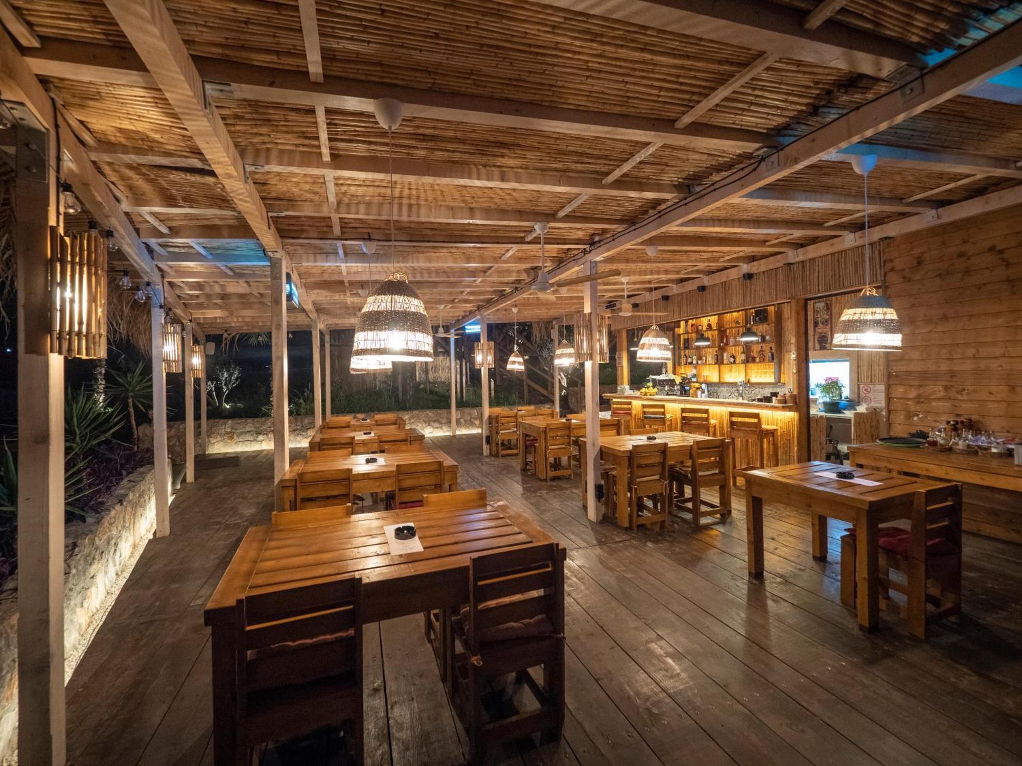 ホテル Sea Glamping コトル エクステリア 写真
