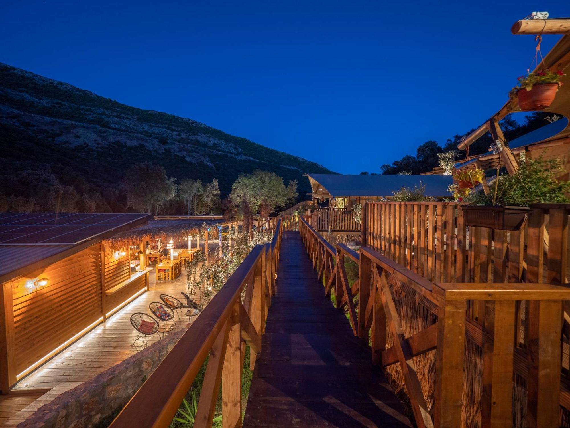 ホテル Sea Glamping コトル エクステリア 写真