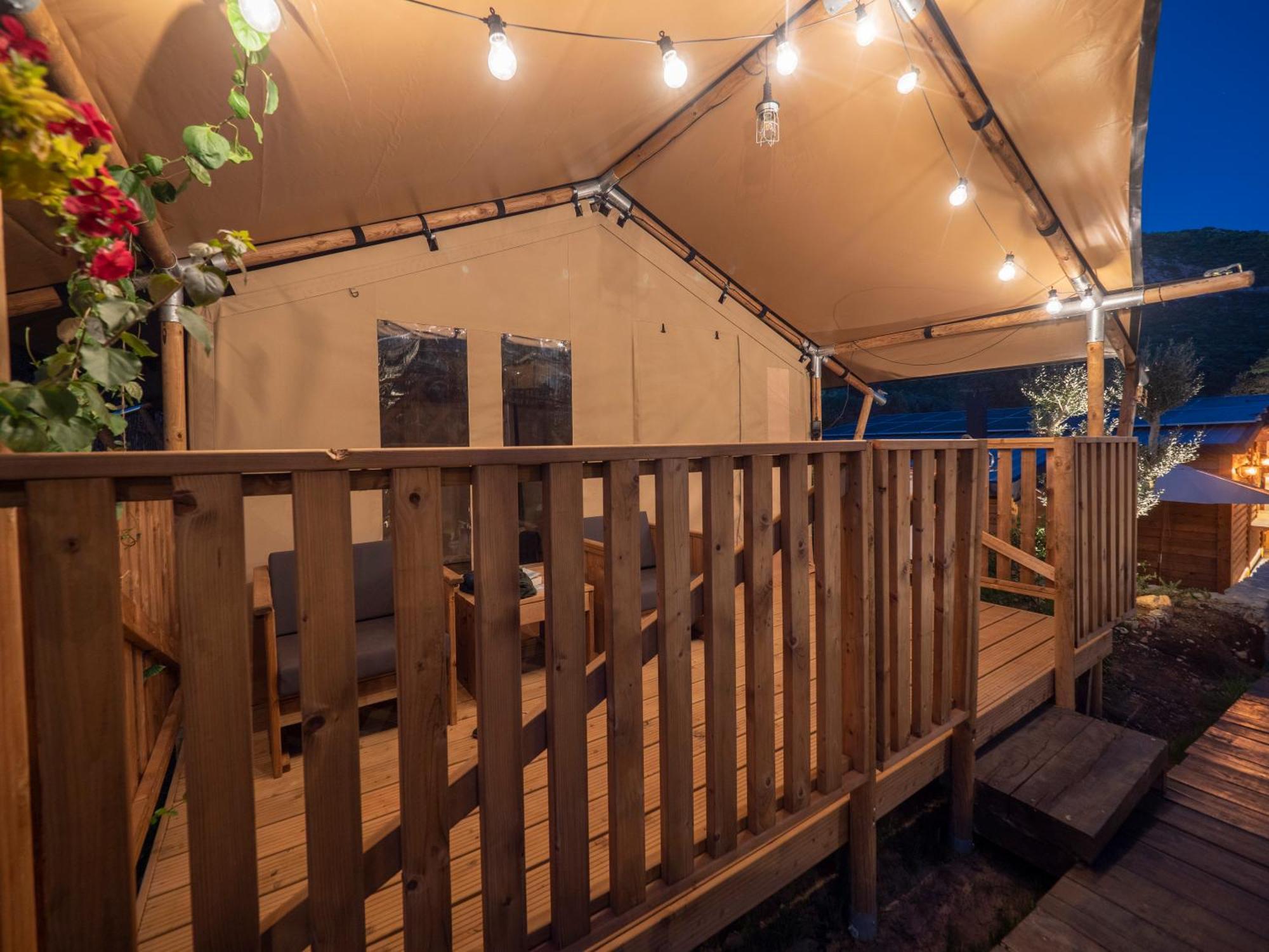 ホテル Sea Glamping コトル エクステリア 写真